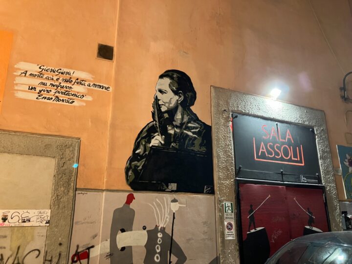 Sala Assoli-Moscato, Il murale all'ingresso 