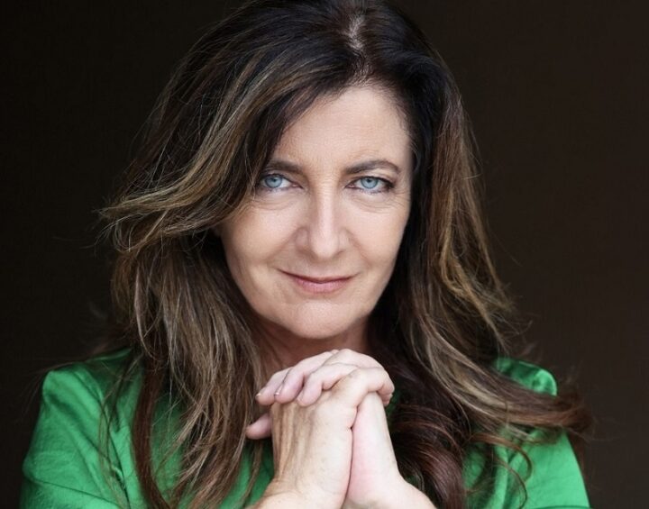 Francesca Reggiani a lezione di stand up comedy