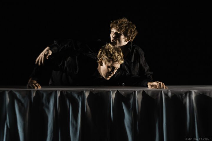 STRANGERS IN THE NIGHT ph MONIA PAVONI