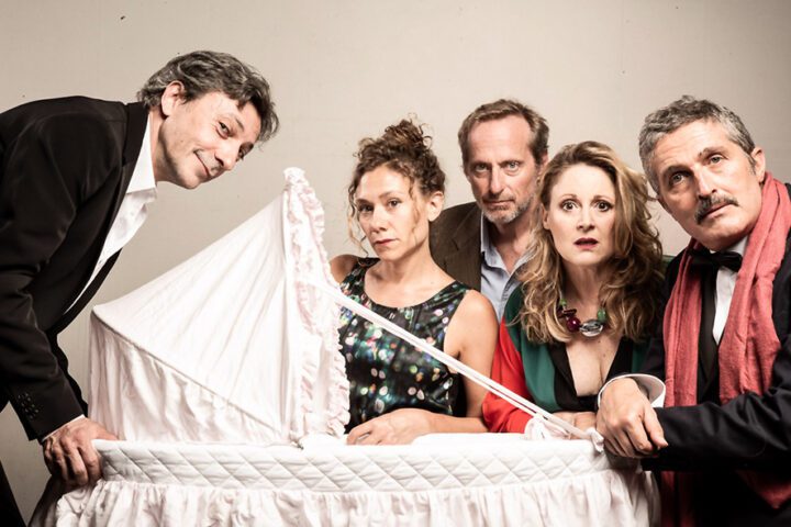 Mappa teatrale.
Le_prenom_LisaGalantini,_AlbertoGiusta_DavideLorino_ElisabettaMazzullo_AldoOttobrino