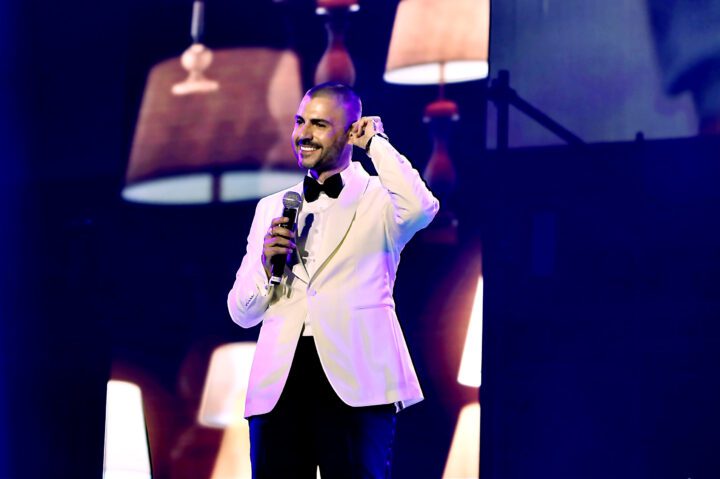 nella foto : Gianni Fiorellino - live allo Stadio Maradona