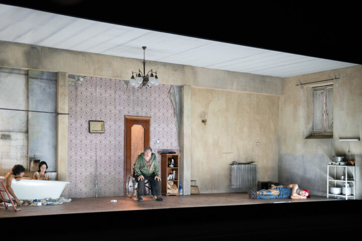 Finale  
Piazza
In scena Vitolo, Di Mauro, Sartori (foto di Flavia Tartaglia)