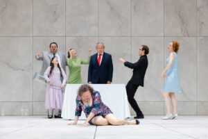 La gatta sul tetto che scotta - una scena 