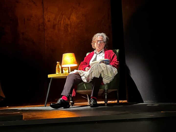 emozione De Feo in scena (foto NT) 