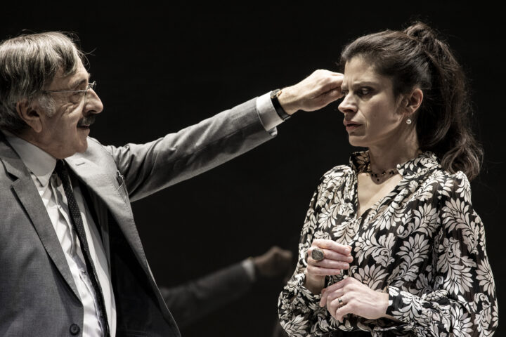 Il berretto a sonagli - una scena