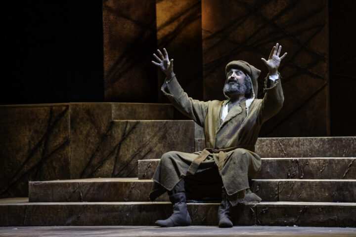 Simone Cristicchi - in Franciscus